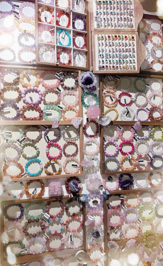 2.Natrual crystal bracelets (5 pieces+ sparkling rings）